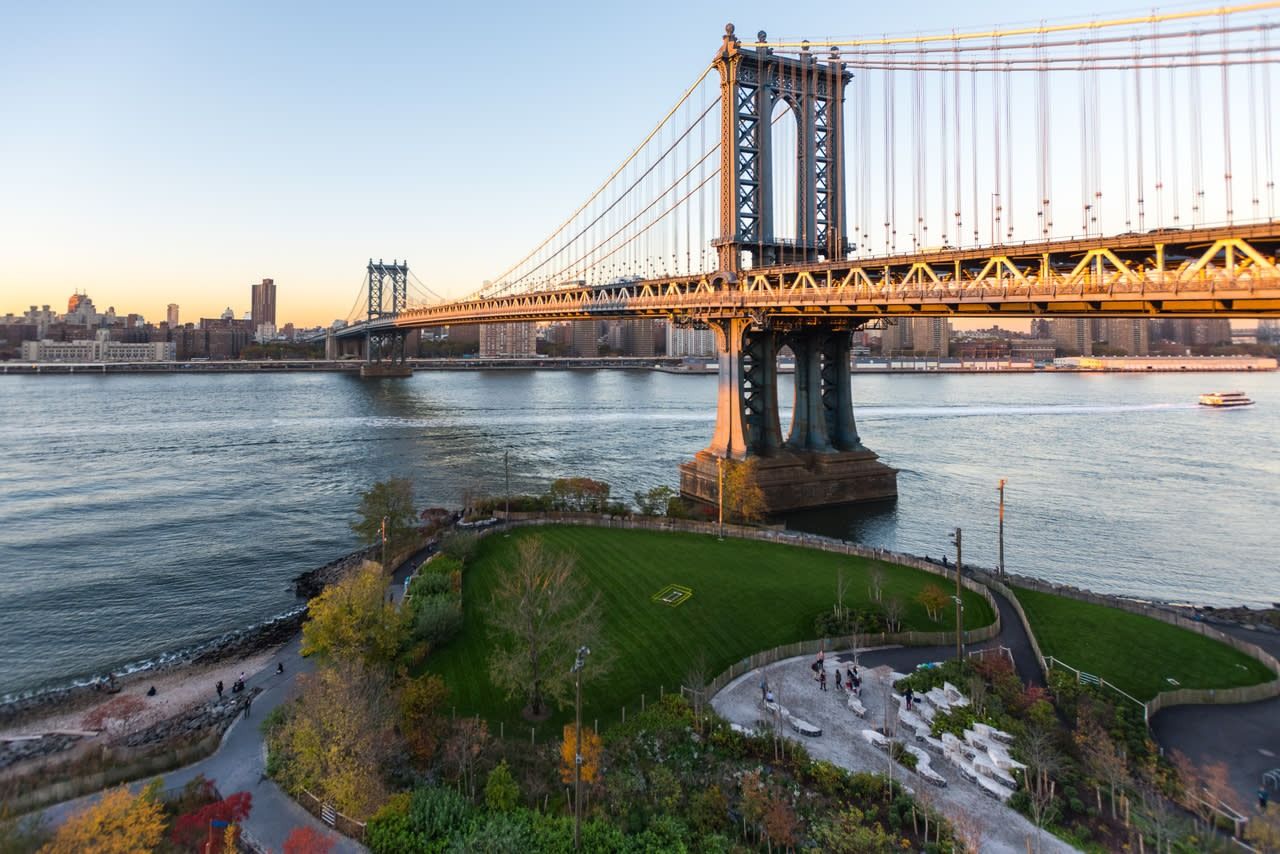 Brooklyn Bridge Park Fan Zone