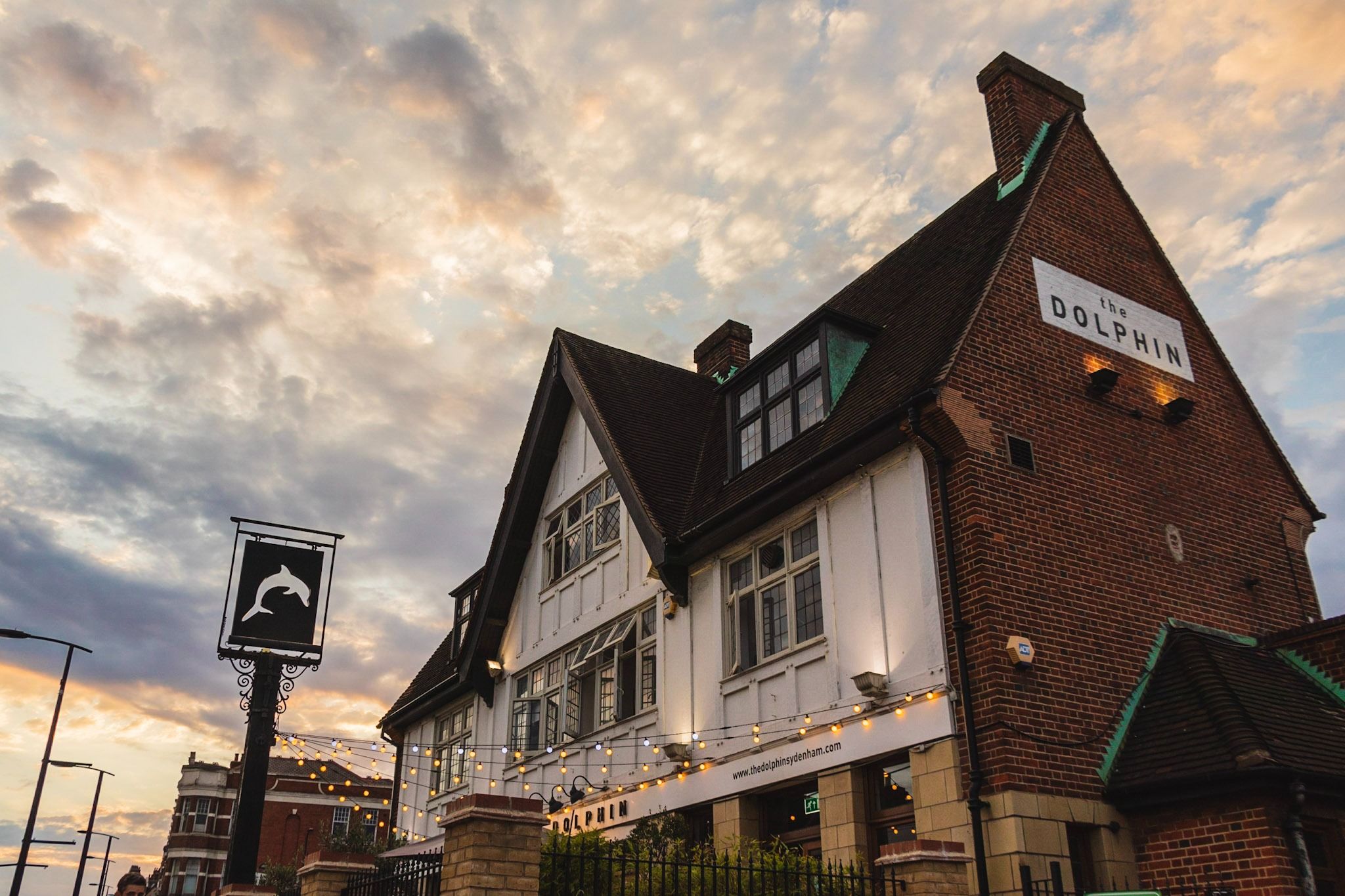 the-dolphin-pub